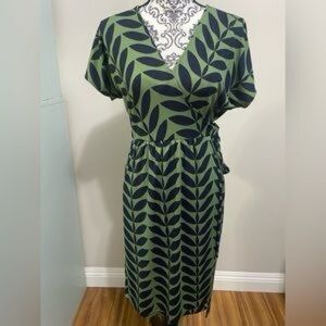 Ann Taylor Green and Black Midi Dress